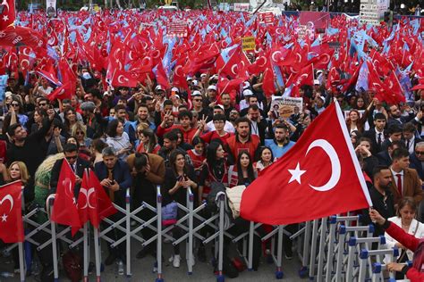 Campaigning in Turkey’s pivotal elections ends, voting nears
